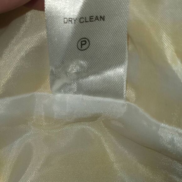 AURA RED DRESS YELLOW TWEED JACKET W/PEARL BUTTONS SZ.L NWOT. - Picture 10 of 10